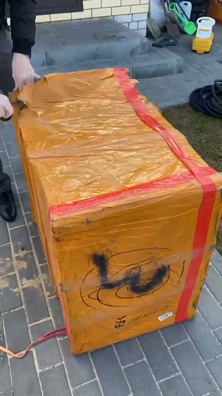 Видео-отзыв клиента Николай М. о доставке из Китая